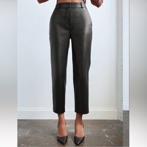 Aritzia Babaton Command Cropped Pant - Size 6